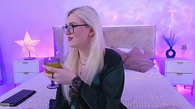 Jules night online show from February 7, 2026, 9:18 pm