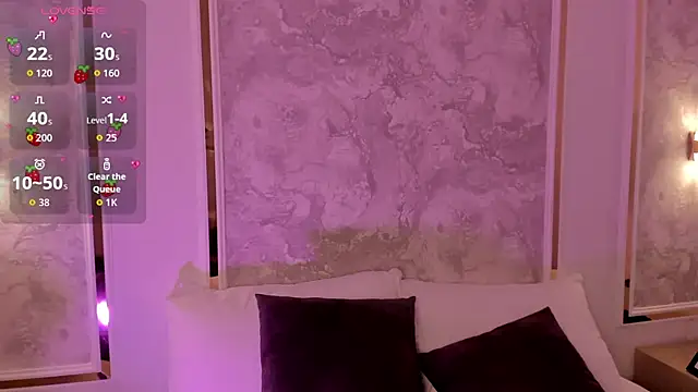 Snapshot of doll_eyees_ chatting on November 4, 2025, 2:21 am doll eyees online show from November 4, 2025, 2:21 am