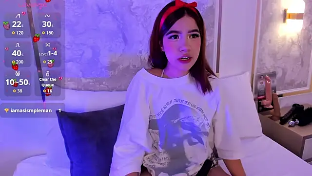 Snapshot of doll_eyees_ chatting on November 22, 2025, 2:43 am doll eyees online show from November 22, 2025, 2:43 am