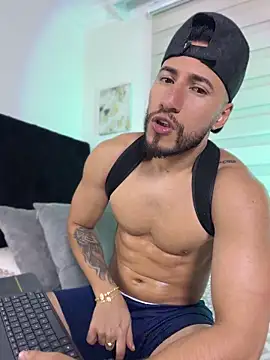 Snapshot of Thiago_Hill chatting on June 11, 2026, 5:38 am Thiago Hill online show from June 11, 2026, 5:38 am