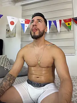 Thiago Hill online show from July 10, 2026, 10:56 pm
