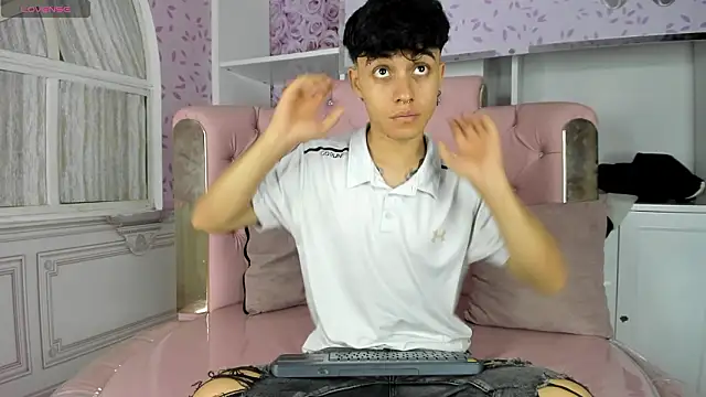 Dani rivass online show from March 12, 2026, 11:38 am