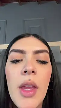 Snapshot of AliceRitter chatting on July 2, 2026, 3:34 am AliceRitter online show from July 2, 2026, 3:34 am