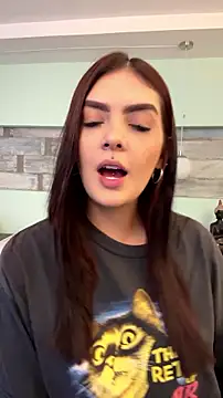 Snapshot of AliceRitter chatting on July 10, 2026, 3:33 am AliceRitter online show from July 10, 2026, 3:33 am