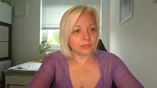 Linsy Kim online show from October 2, 2025, 5:47 am