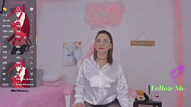 Snapshot of milfAaura chatting on November 30, 2025, 2:15 am milfAaura online show from November 30, 2025, 2:15 am