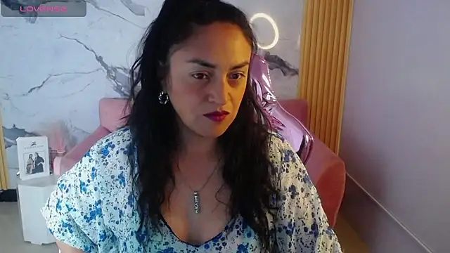 Snapshot of tamara_ch1 chatting on October 1, 2025, 3:23 am tamara ch1 online show from October 1, 2025, 3:23 am