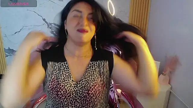 Snapshot of tamara_ch1 chatting on October 2, 2025, 3:24 am tamara ch1 online show from October 2, 2025, 3:24 am