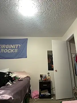 kykyloves online show from March 10, 2026, 2:33 pm