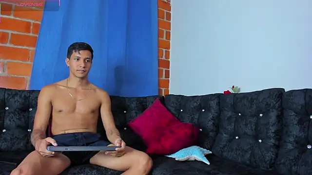 Snapshot of Robertmiller21 chatting on October 25, 2025, 5:26 am Robertmiller21 online show from October 25, 2025, 5:26 am