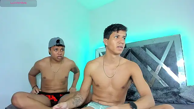 Snapshot of Robertmiller21 chatting on February 15, 2026, 12:51 am Robertmiller21 online show from February 15, 2026, 12:51 am