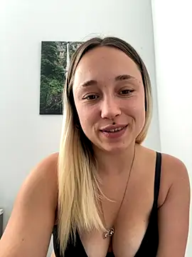 stelli 99 online show from September 28, 2025, 3:06 pm