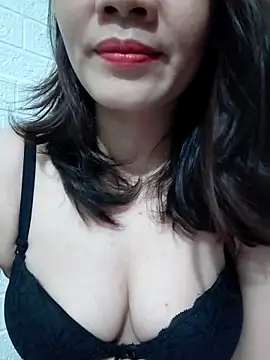 Singlemom69x online show from May 11, 2026, 1:28 pm