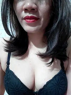 Singlemom69x online show from May 14, 2026, 2:02 pm