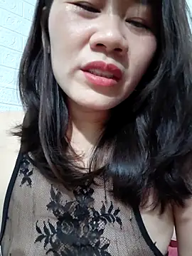 Singlemom69x online show from June 3, 2026, 2:33 pm