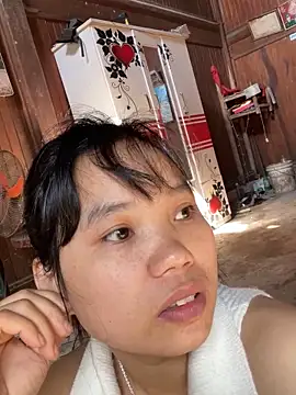 Ngoc-bbi online show from October 18, 2025, 2:36 am