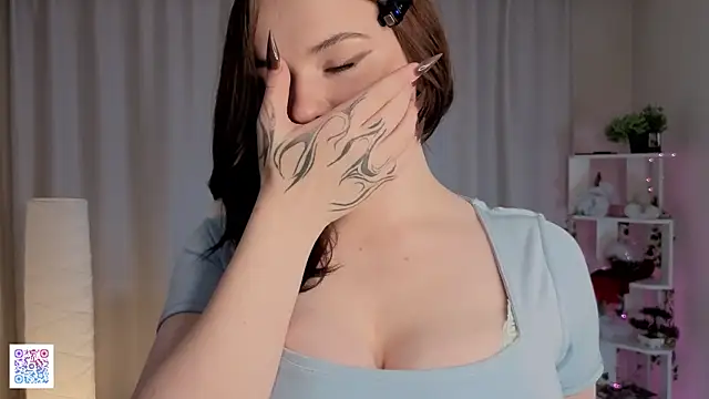 ThuBoppre online show from October 12, 2025, 5:34 pm