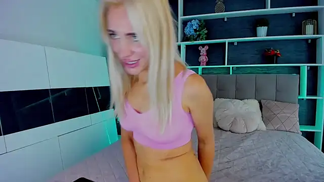 Snapshot of SabrinaSharm chatting on September 14, 2025, 11:09 am SabrinaSharm online show from September 14, 2025, 11:09 am