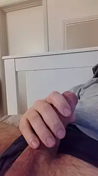 Snapshot of NewJoiner chatting on December 4, 2025, 6:27 pm NewJoiner online show from December 4, 2025, 6:27 pm