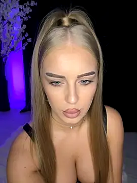 AubrieleRouj1 online show from September 22, 2025, 3:25 pm