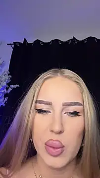 AubrieleRouj1 online show from February 19, 2026, 5:20 pm