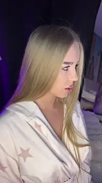 AubrieleRouj1 online show from April 30, 2026, 5:19 pm