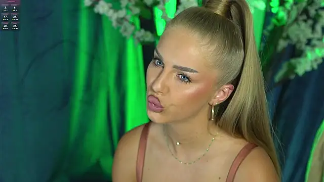 AubrieleRouj1 online show from July 5, 2026, 5:53 pm