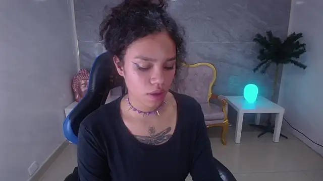 Snapshot of Canela_s1 chatting on September 18, 2025, 1:40 am Canela s1 online show from September 18, 2025, 1:40 am