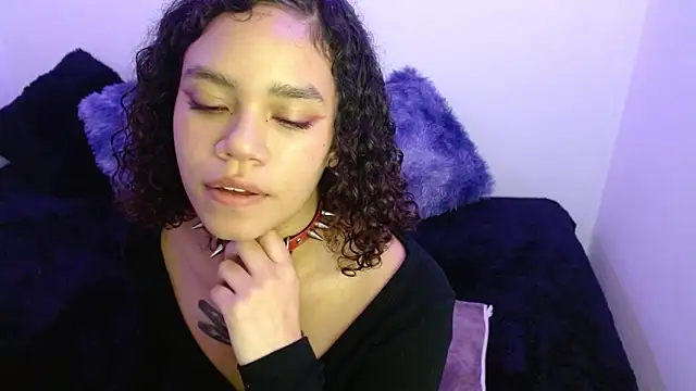 Snapshot of Canela_s1 chatting on November 21, 2025, 8:51 pm Canela s1 online show from November 21, 2025, 8:51 pm