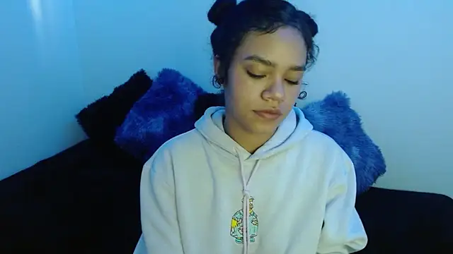 Snapshot of Canela_s1 chatting on November 30, 2025, 4:33 pm Canela s1 online show from November 30, 2025, 4:33 pm