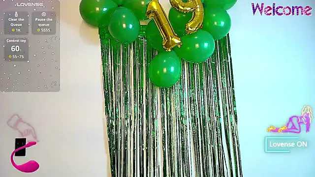 MiniLove 01 online show from January 8, 2026, 12:07 pm