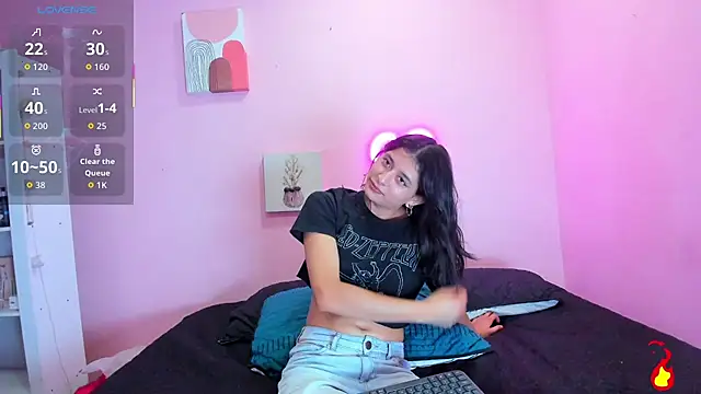 Snapshot of Georgina_Ferri_ chatting on October 15, 2025, 5:13 pm Georgina Ferri online show from October 15, 2025, 5:13 pm