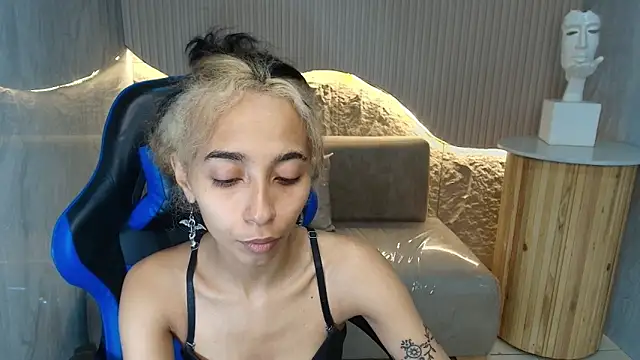 Snapshot of Agnis_ink_r chatting on October 21, 2025, 12:50 pm Agnis ink r online show from October 21, 2025, 12:50 pm