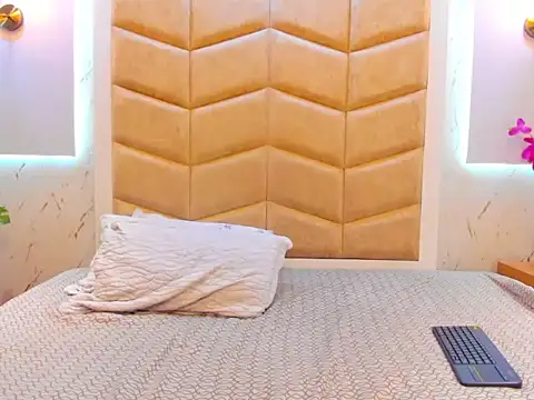 JanexHope online show from November 14, 2025, 10:40 pm