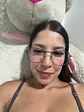 Snapshot of luvely chatting on March 8, 2026, 3:54 am luvely online show from March 8, 2026, 3:54 am