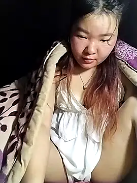 lylylove online show from May 1, 2026, 12:59 am