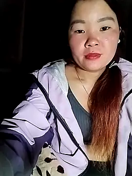 lylylove online show from June 11, 2026, 12:32 am