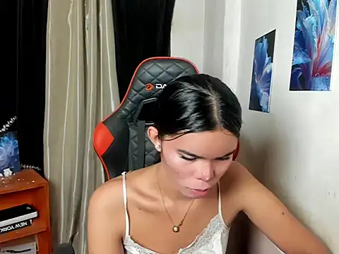 Snapshot of dianne_swift chatting on June 28, 2026, 11:44 pm dianne swift online show from June 28, 2026, 11:44 pm