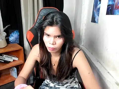 Snapshot of dianne_swift chatting on July 16, 2026, 12:44 pm dianne swift online show from July 16, 2026, 12:44 pm