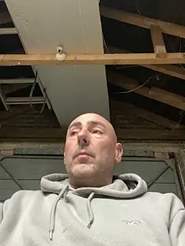 Snapshot of Richmcgee chatting on March 21, 2026, 8:23 pm Richmcgee online show from March 21, 2026, 8:23 pm