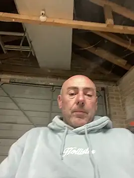 Snapshot of Richmcgee chatting on March 25, 2026, 8:26 pm Richmcgee online show from March 25, 2026, 8:26 pm
