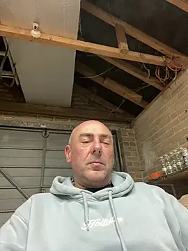 Snapshot of Richmcgee chatting on April 5, 2026, 7:22 pm Richmcgee online show from April 5, 2026, 7:22 pm
