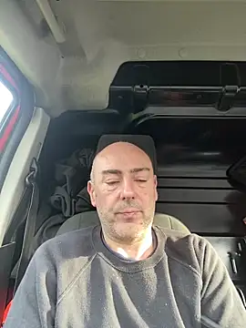 Snapshot of Richmcgee chatting on April 10, 2026, 7:35 am Richmcgee online show from April 10, 2026, 7:35 am