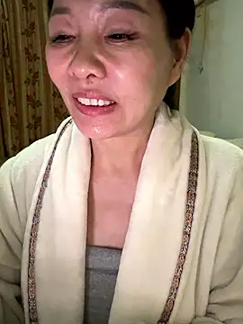 xiiuuff18 online show from January 12, 2026, 11:26 am