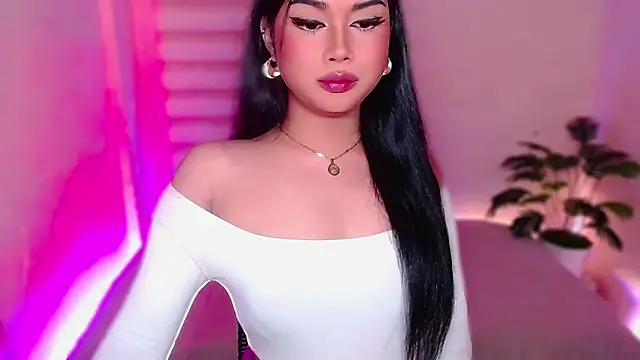 Snapshot of MissRumi_Hunter chatting on May 19, 2026, 8:59 pm MissRumi Hunter online show from May 19, 2026, 8:59 pm