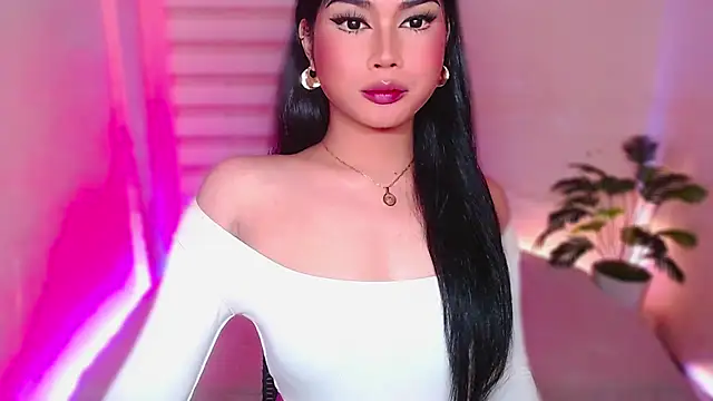 Snapshot of MissRumi_Hunter chatting on May 20, 2026, 10:38 pm MissRumi Hunter online show from May 20, 2026, 10:38 pm