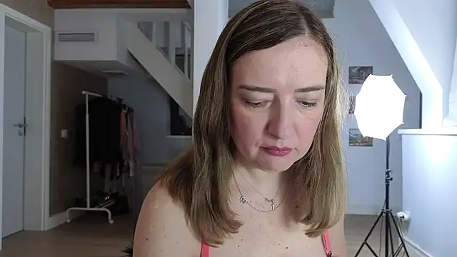 Blue Angel Sweet online show from December 17, 2025, 4:18 am