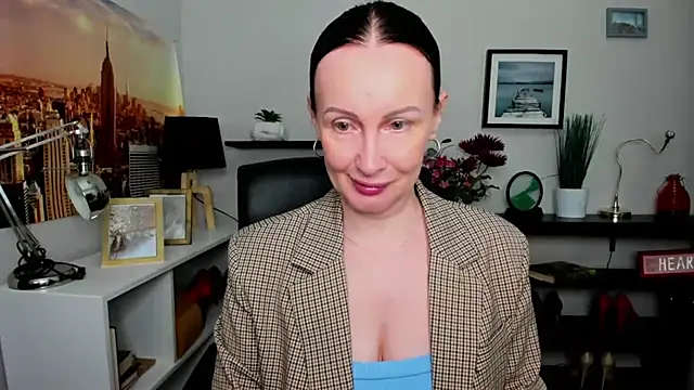 Velvet Jasmine online show from September 19, 2025, 5:31 am