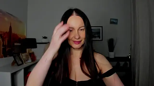 Velvet Jasmine online show from December 3, 2025, 6:21 am