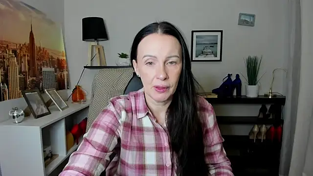 Velvet Jasmine online show from February 10, 2026, 6:28 am